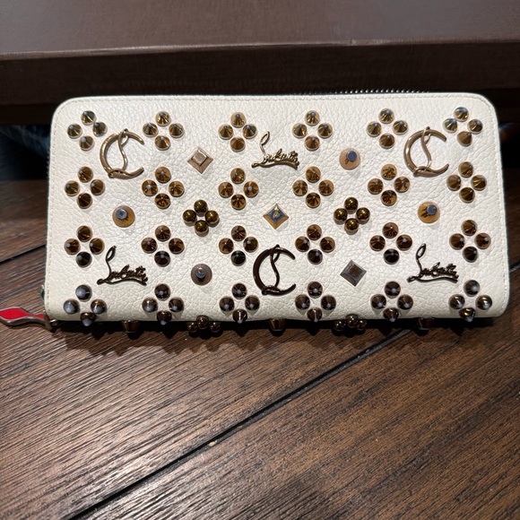 Christian Louboutin Cream Studded Wallet EUC - Picture 1 of 3